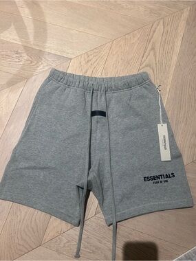 ESSENTIALS fear of god light oat Shorts